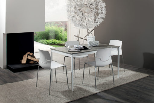 Giacomo - Tavolo moderno con struttura in metallo laccato bianco o alluminio